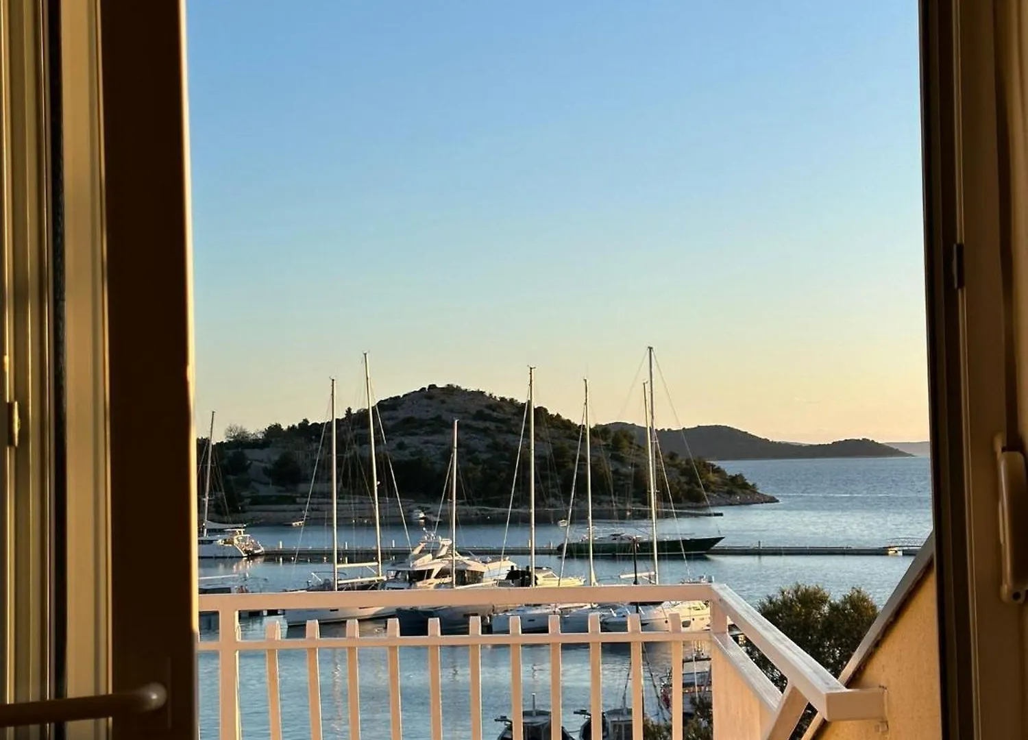 Seabreeze Mustel Apartment In Drage - Adults Only