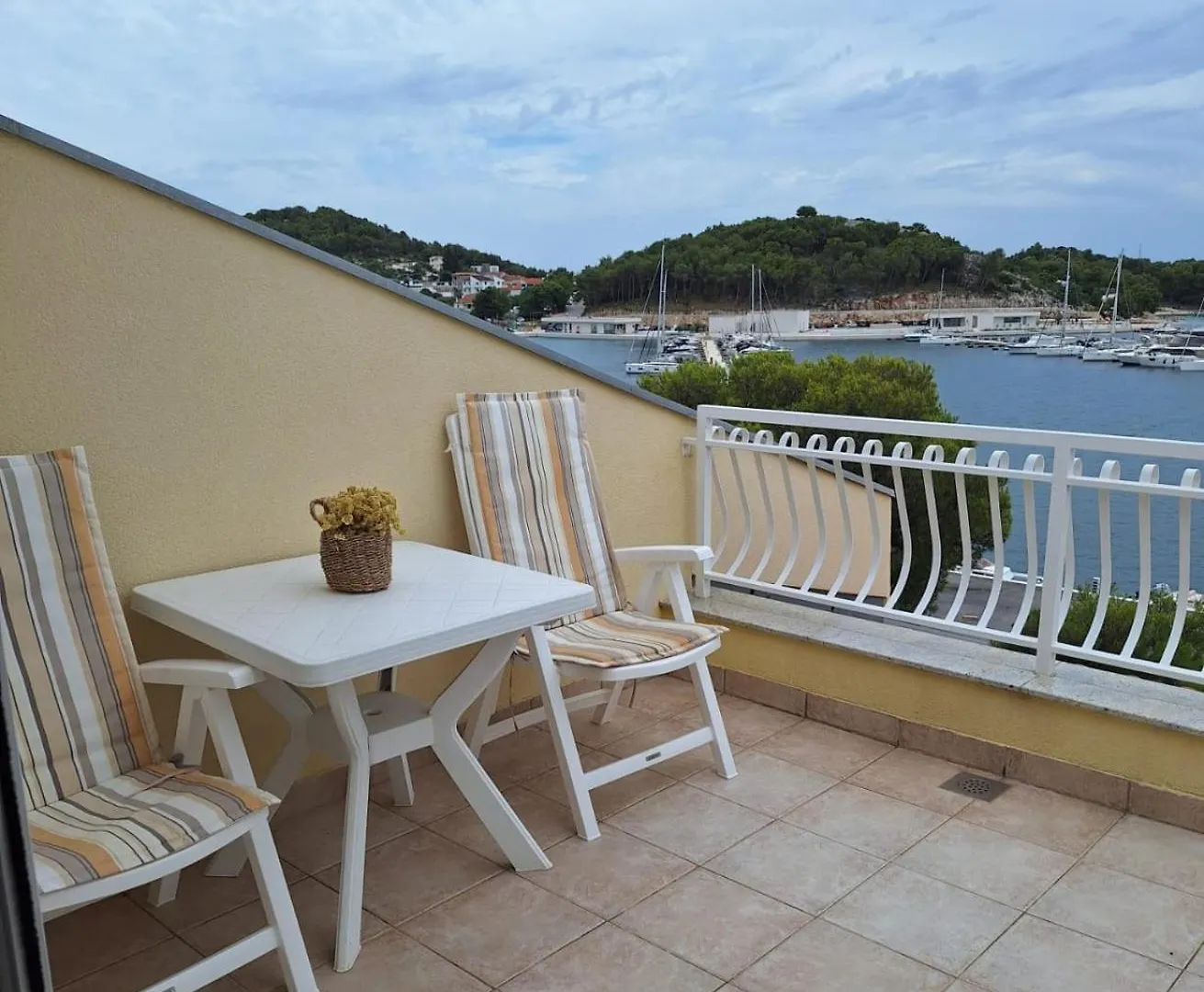 Seabreeze Mustel Apartment In Drage - Adults Only